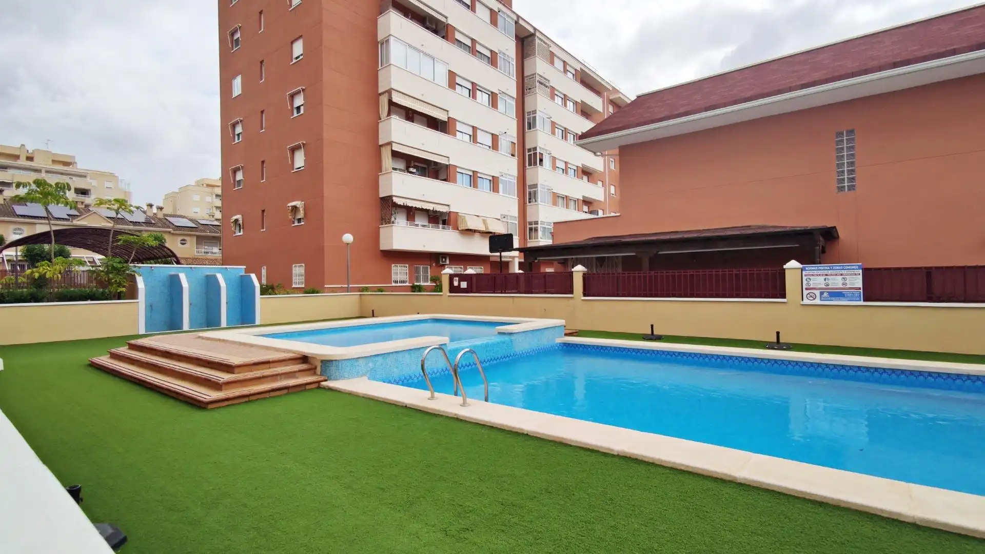 Piscina de Casa o xalet en venda en Elche / Elx amb Calefacció, Jardí privat i Terrassa