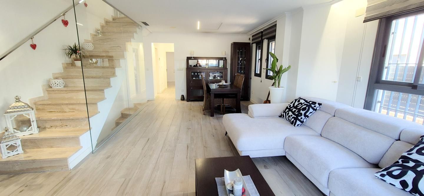 Living room of House or chalet for sale in Elche / Elx  with Air Conditioner, Terrace and Community pool