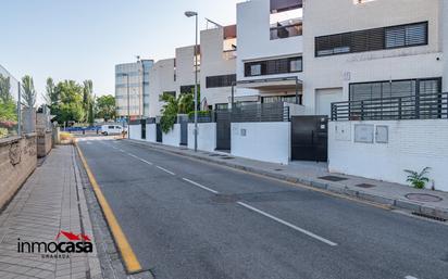 Exterior view of Single-family semi-detached for sale in  Granada Capital  with Terrace and Storage room