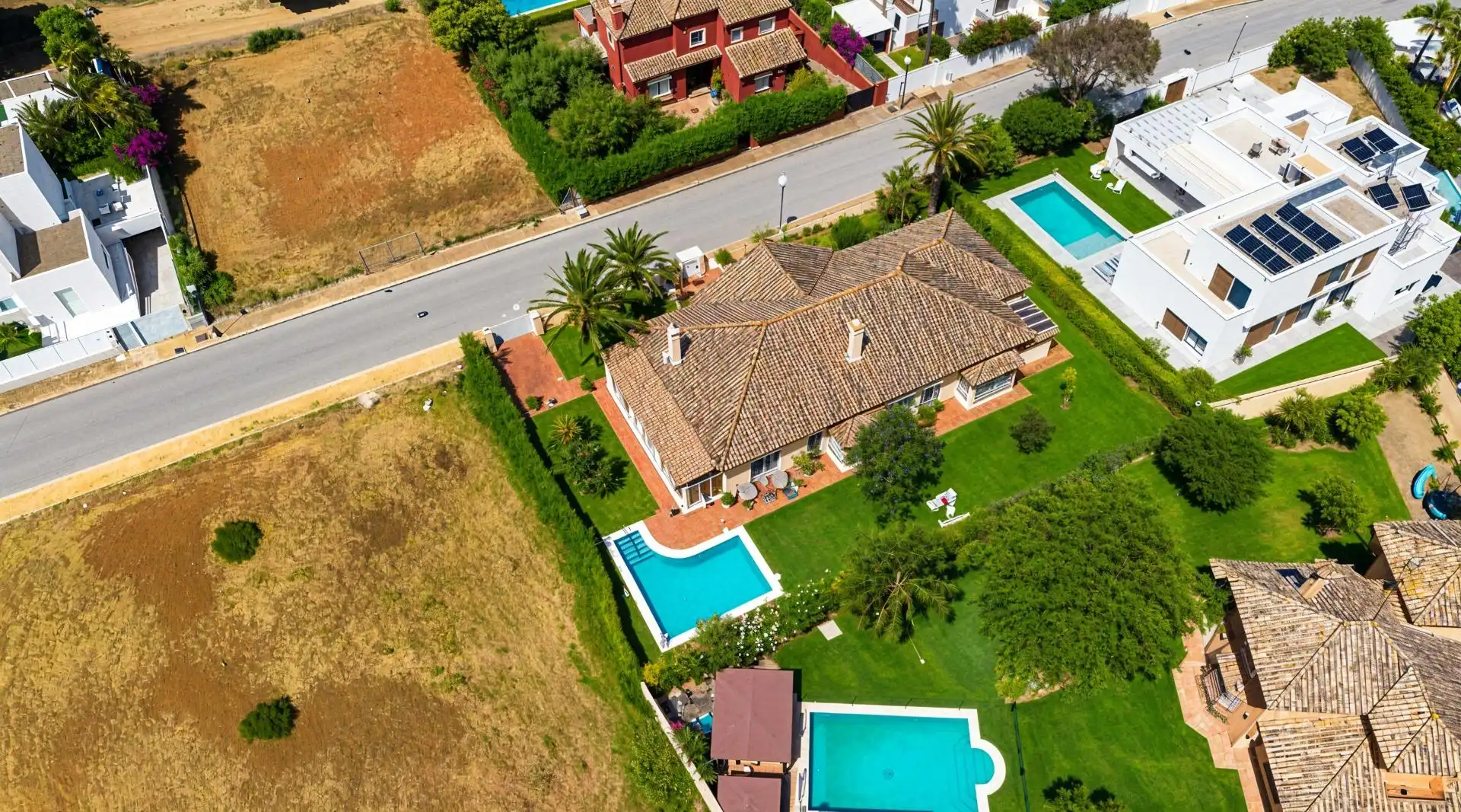 Vista exterior de Casa o xalet en venda en Chiclana de la Frontera amb Aire condicionat, Calefacció i Jardí privat