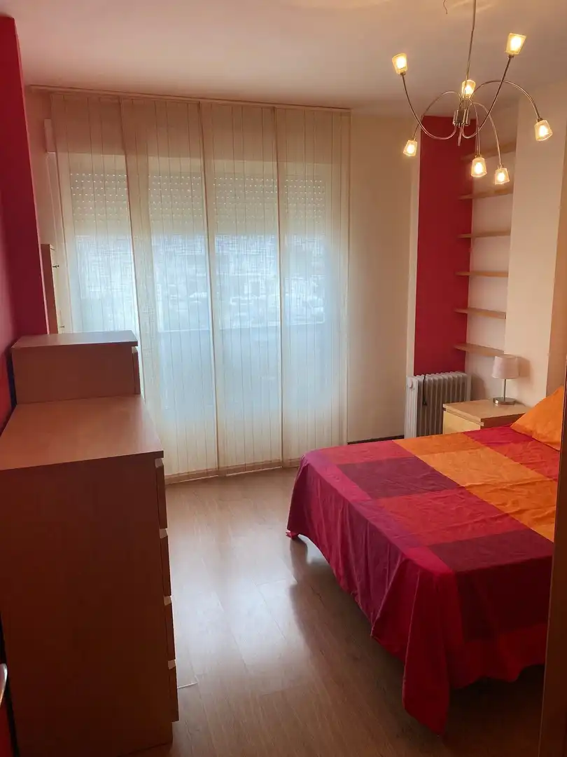 Habitación de Piso en venta en Castuera con Aire acondicionado, Amueblado y Balcón