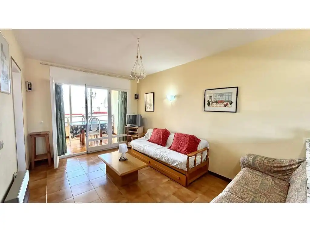 Wohnzimmer von Einfamilien-Reihenhaus zum Verkauf in Roses