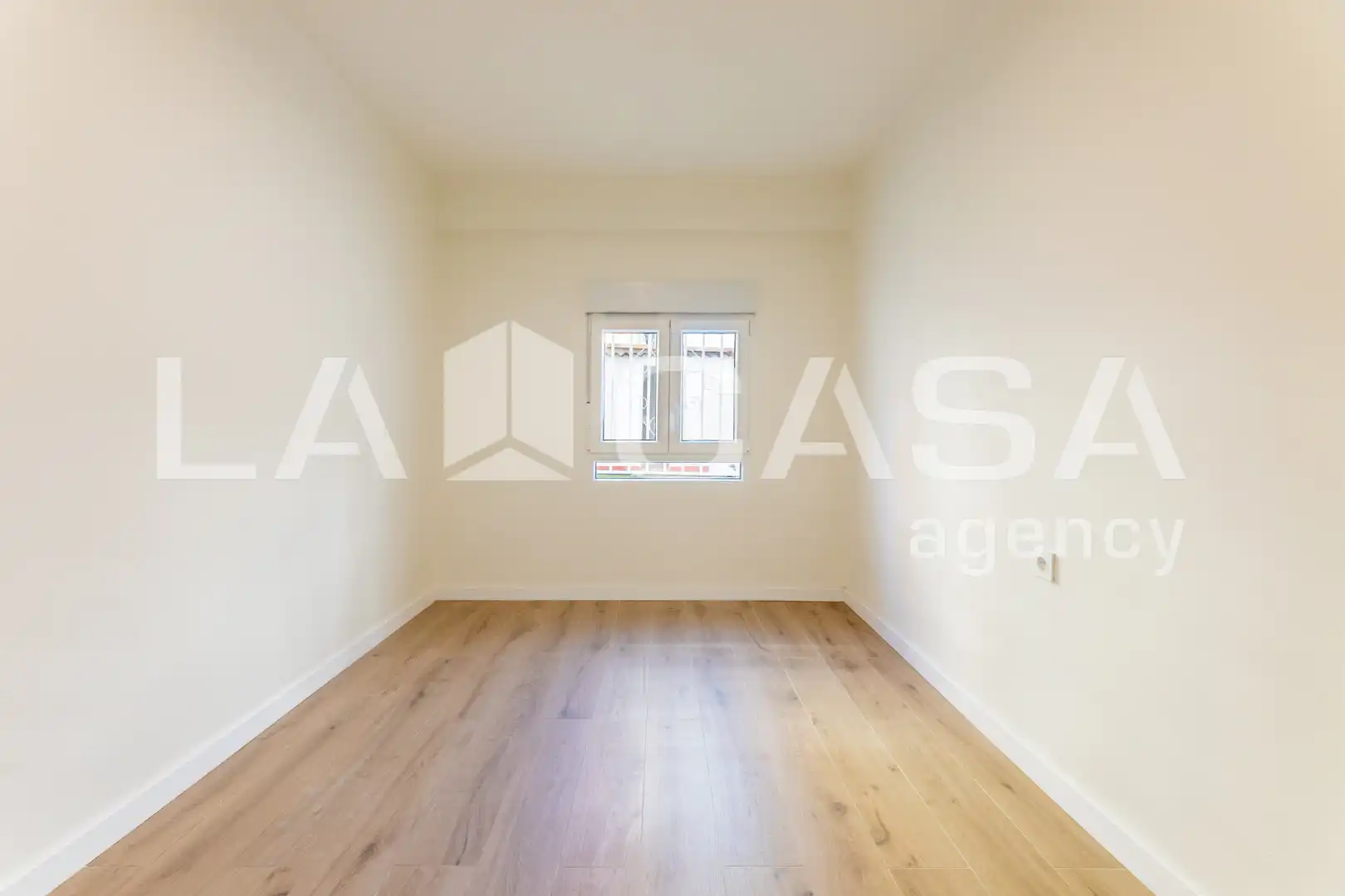 Piso en venta en Valencia con Parquet, Terraza y Trastero