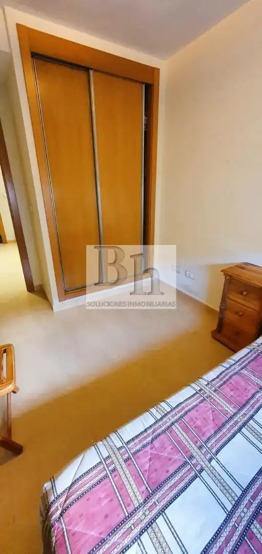 Habitación de Casa adosada en venta en Alhaurín de la Torre con Aire acondicionado, Calefacción y Jardín privado