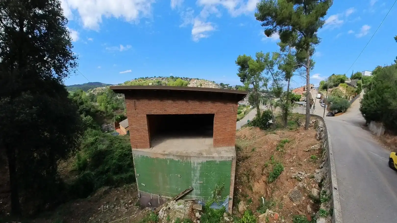 Außenansicht von Haus oder Chalet zum Verkauf in Corbera de Llobregat mit Privatgarten
