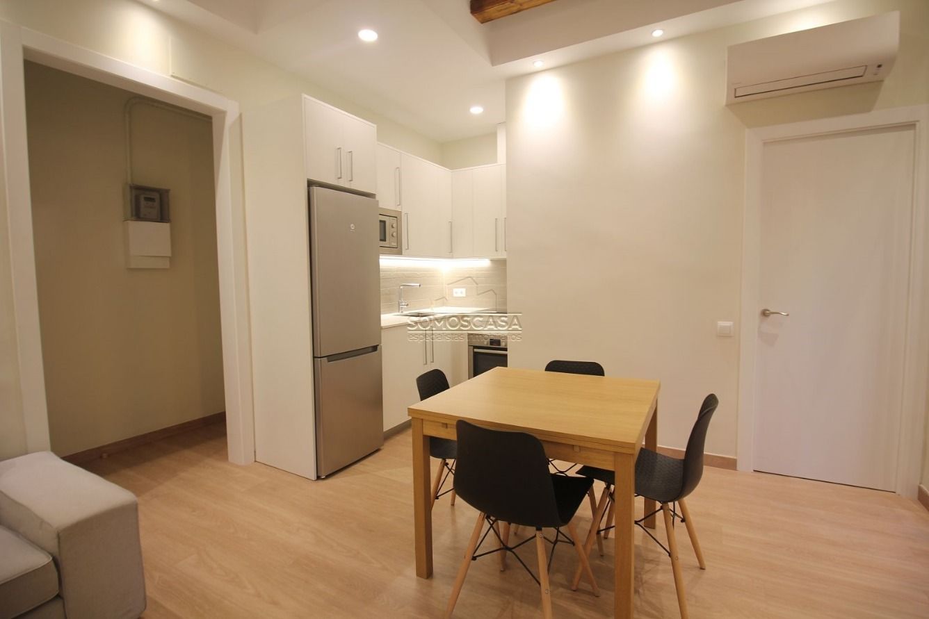 Kitchen of Flat to rent in  Barcelona Capital  with Air Conditioner, Heating and Parquet flooring
