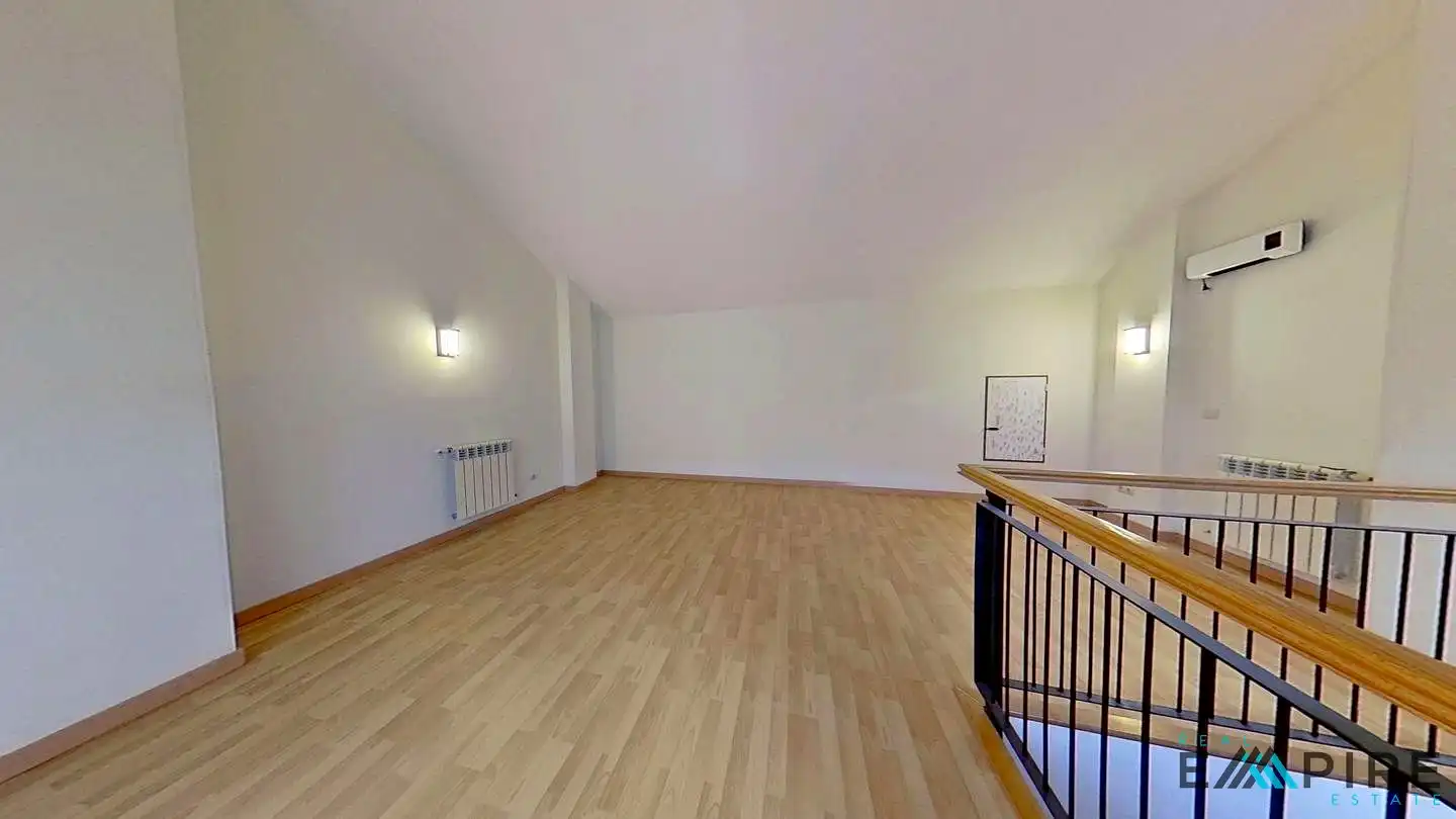 Casa adosada en venda en Parla amb Aire condicionat, Calefacció i Jardí privat