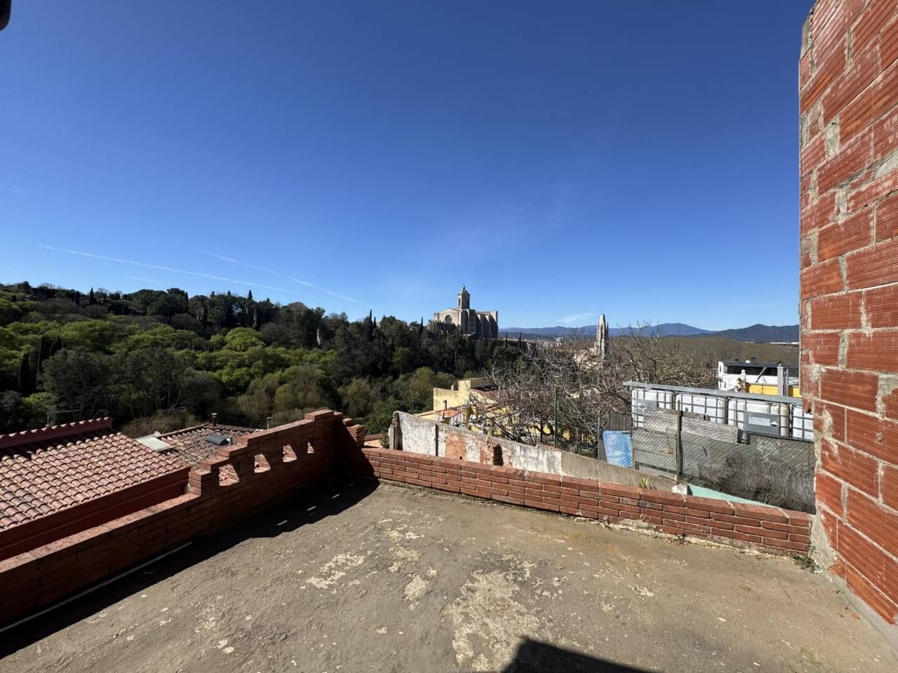 Vista exterior de Casa o xalet en venda en Girona Capital amb Jardí privat i Terrassa