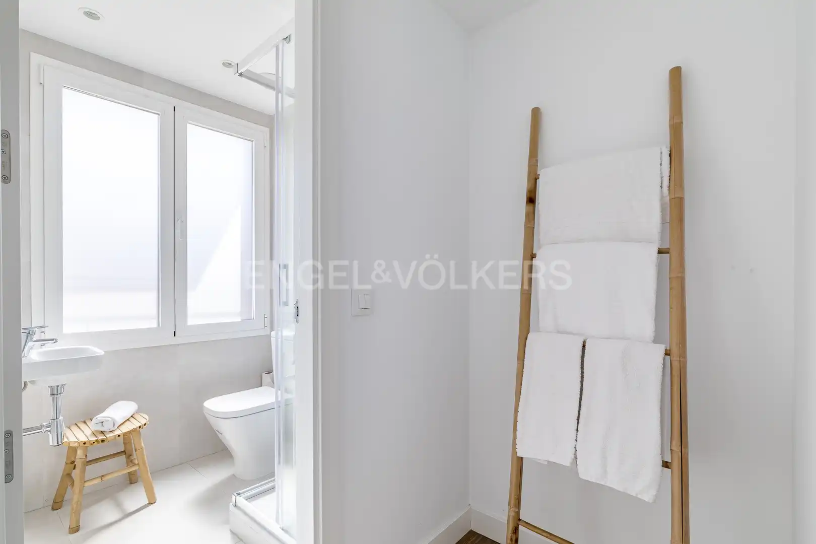 Baño de Planta baja de alquiler en Madrid con Aire acondicionado, Calefacción y Amueblado