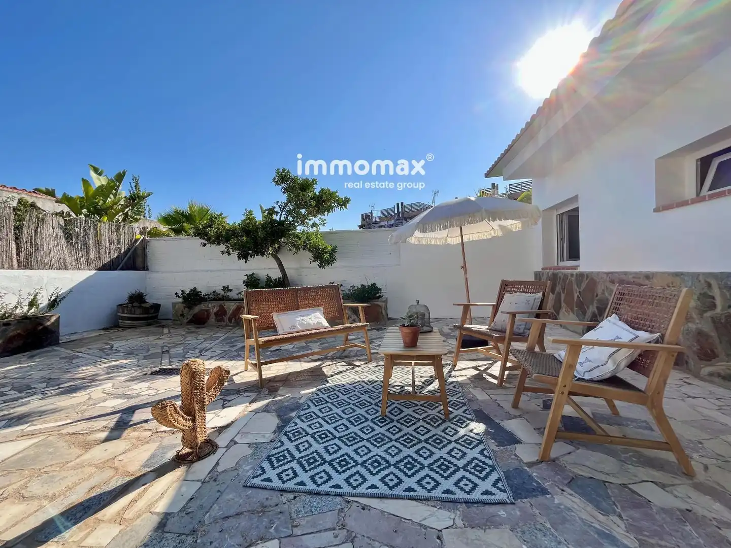 Exterior view of Houses for sale in Vilanova i la Geltrú  with Terrace and Storage room