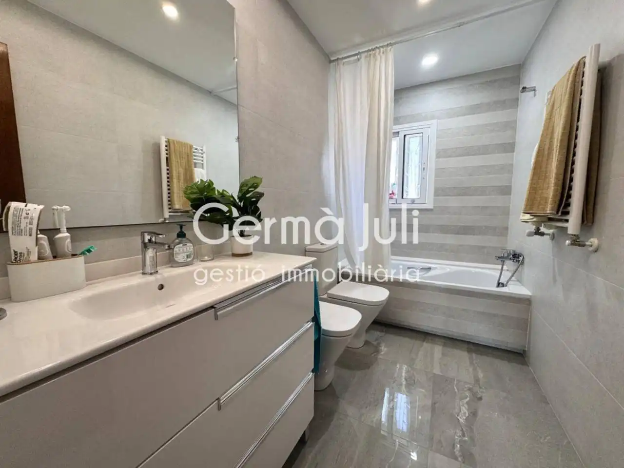 Bedroom of Houses for sale in Badalona  with Heating, Private garden and Terrace