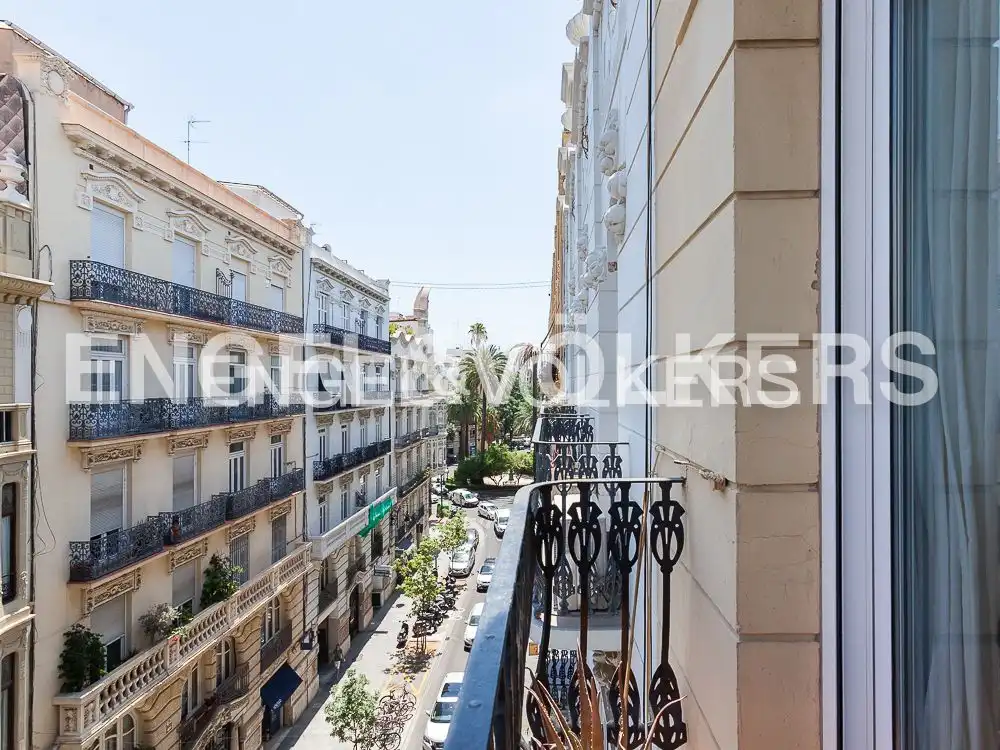 Exterior view of Flat for rent in Valencia  with Air Conditioner, Heating and Parquet flooring