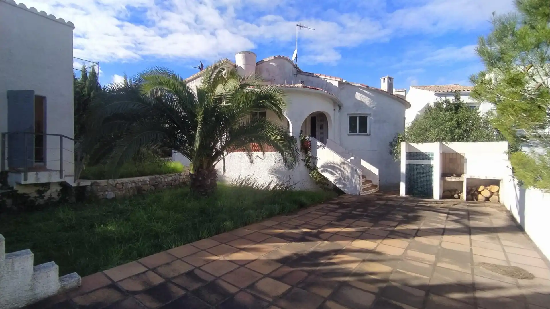 Vista exterior de Casa o chalet en venta en Oliva con Terraza, Trastero y Balcón