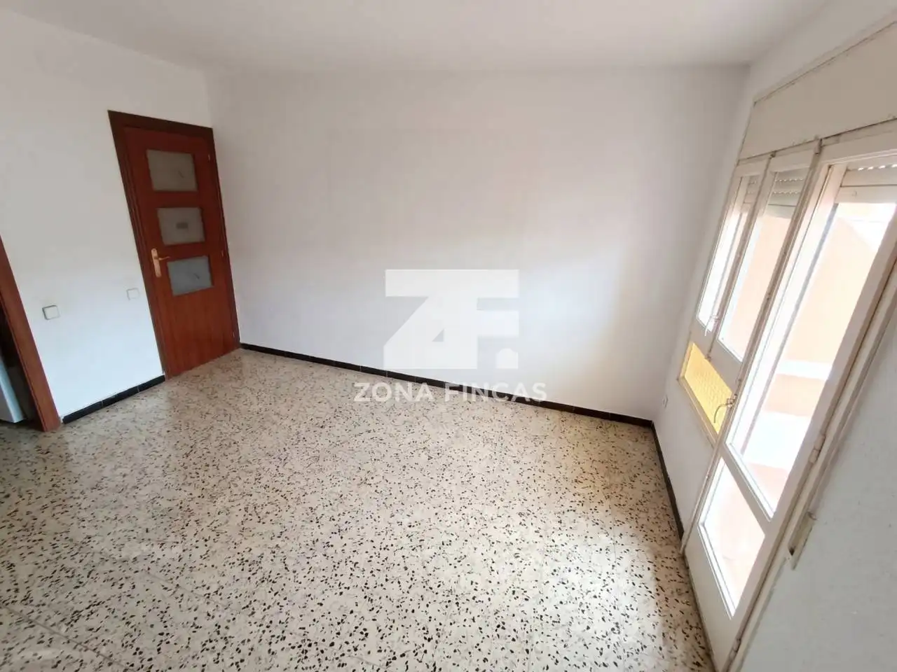 Sala d'estar de Pis en venda en Santa Coloma de Gramenet amb Balcó