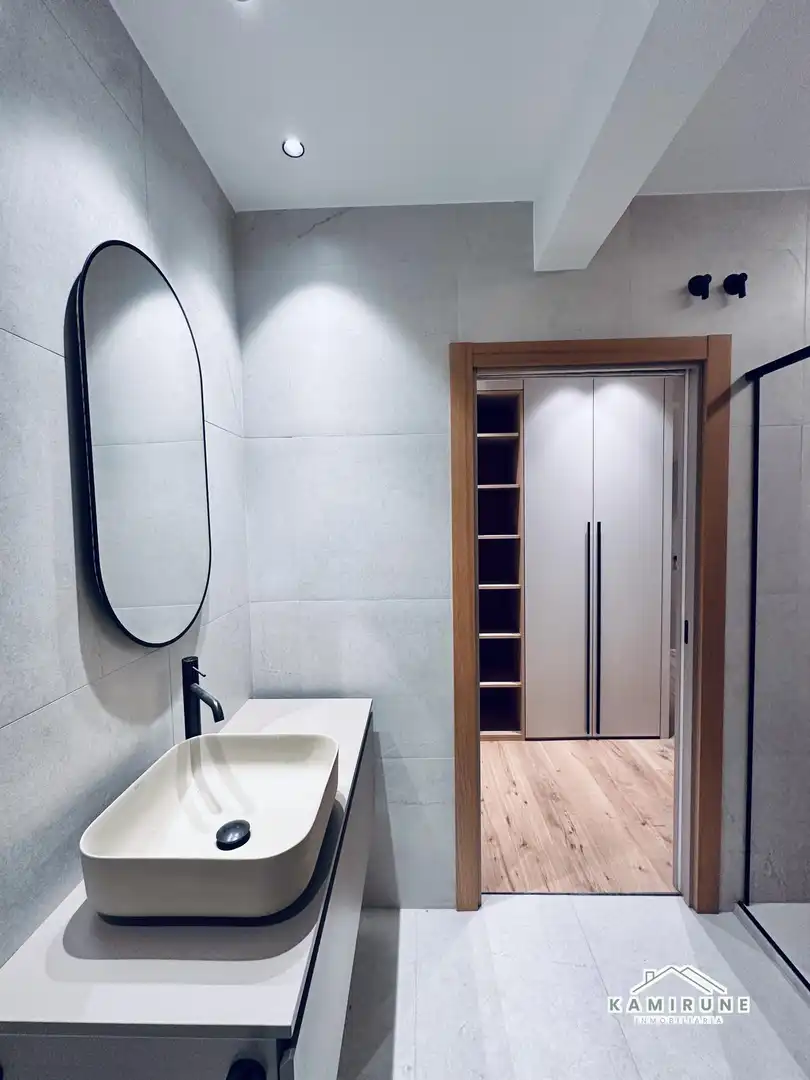 Bathroom of Flat for rent in Bilbao   with Heating, Terrace and Storage room