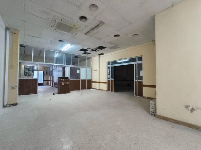 Local comercial en Alquiler en Calle del Dibujante Manuel Gago en Barrio de Patraix