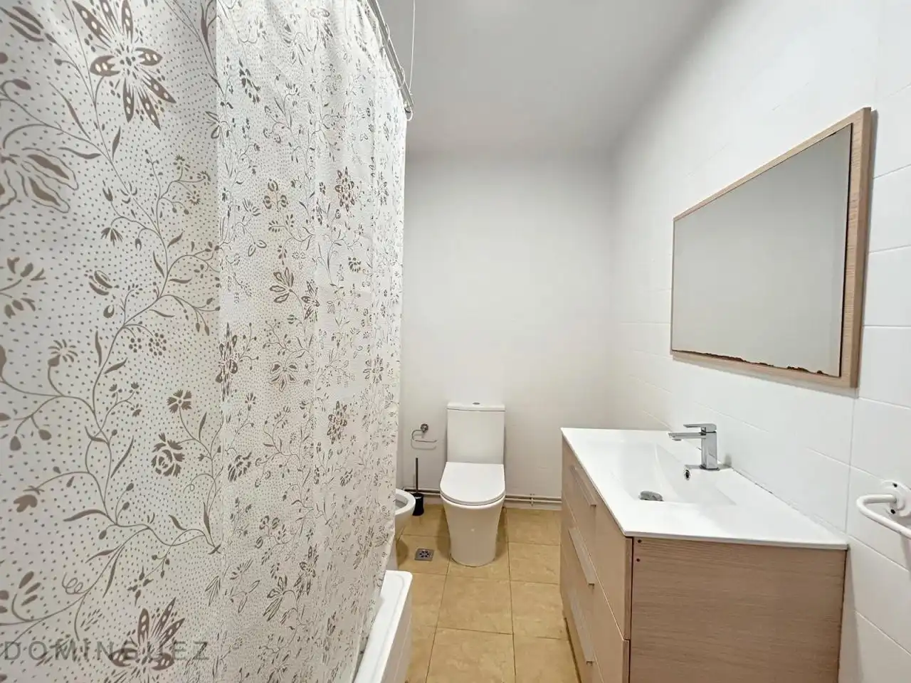 Bathroom of Attic for rent in Vigo   with Storage room and Furnished