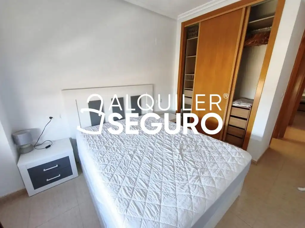 Habitación de Piso de alquiler en San Vicente del Raspeig / Sant Vicent del Raspeig con Aire acondicionado, Terraza y Piscina