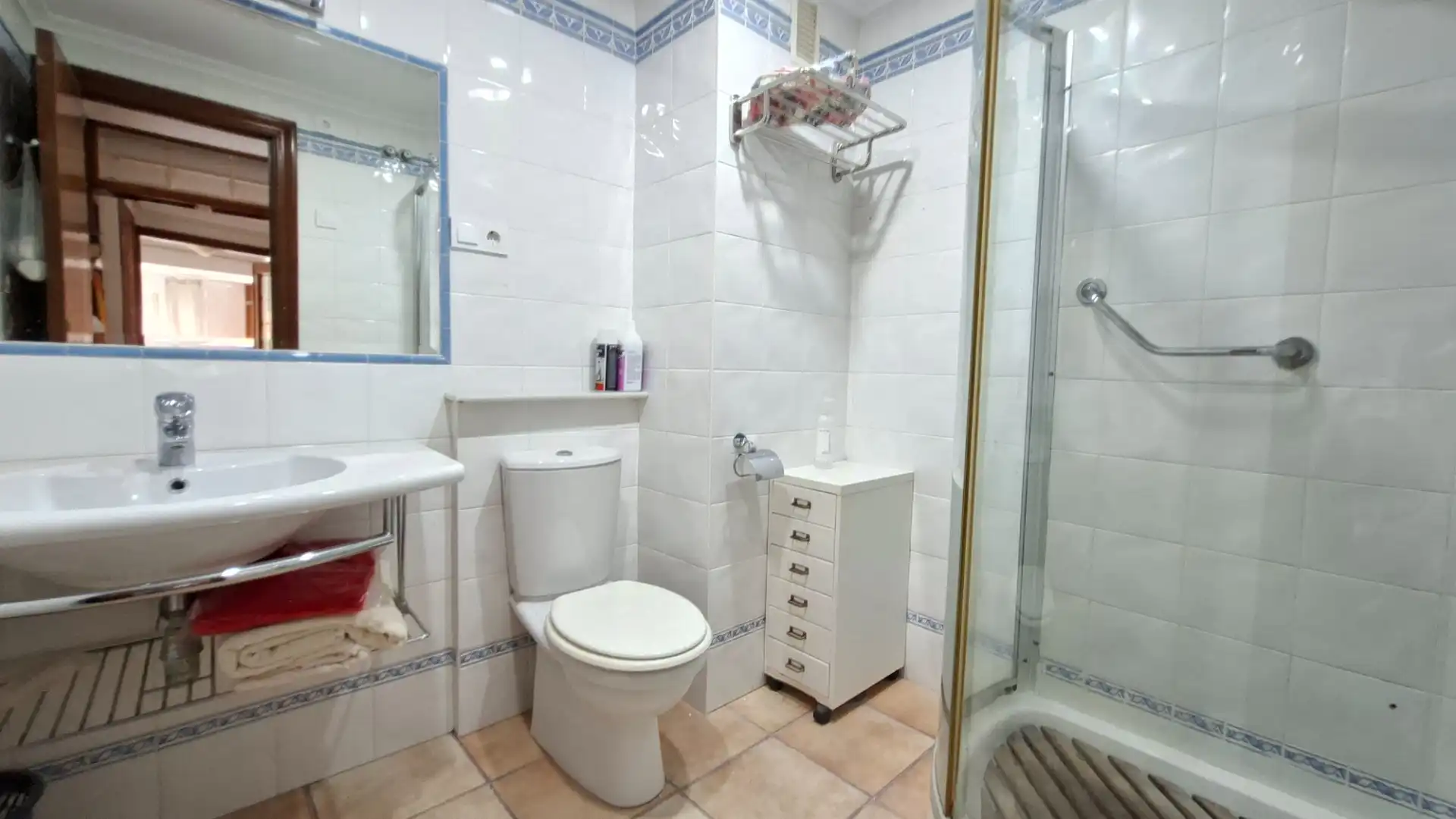 Baño de Piso de alquiler en Alicante / Alacant con Amueblado y Balcón