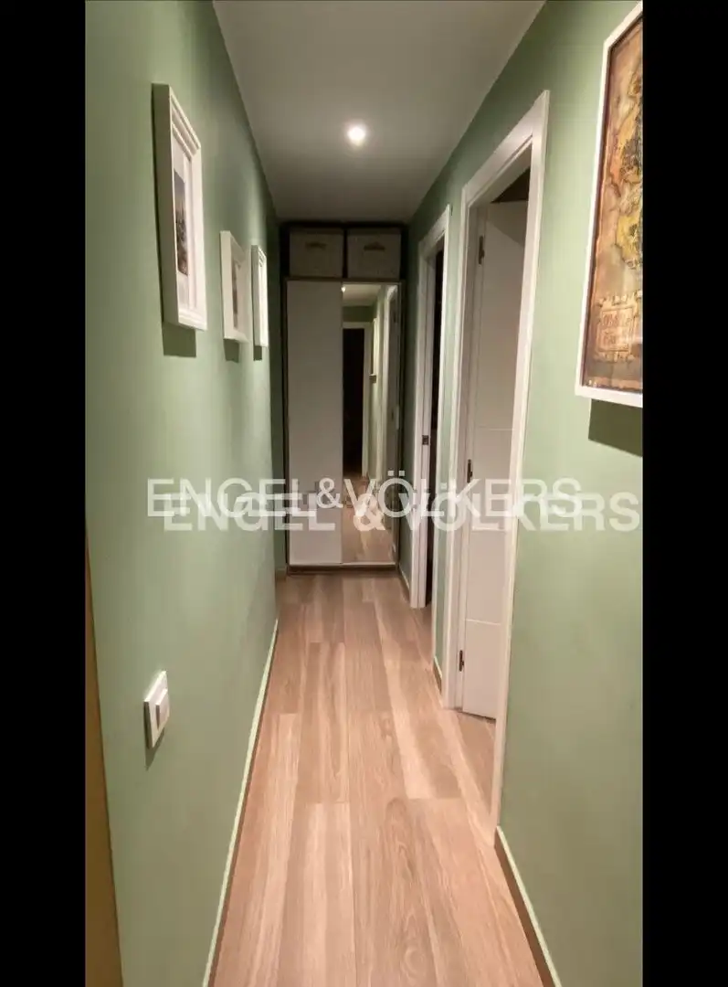Flat for sale in Barcelona  with Air Conditioner, Heating and Balcony