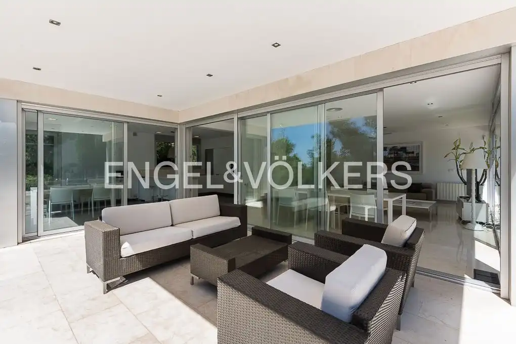 Terraza de Casa o chalet de alquiler en Chiva con Aire acondicionado, Calefacción y Jardín privado