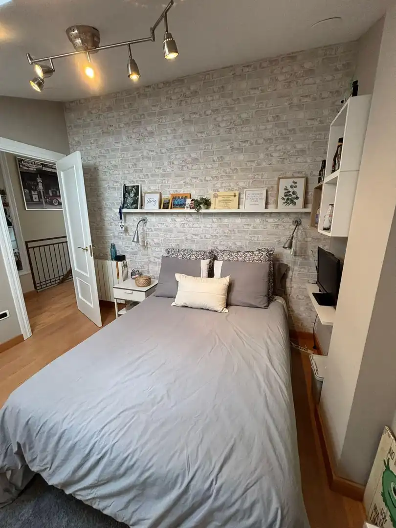 Habitación de Ático en venta en Villamediana de Iregua con Jardín privado, Parquet y Piscina