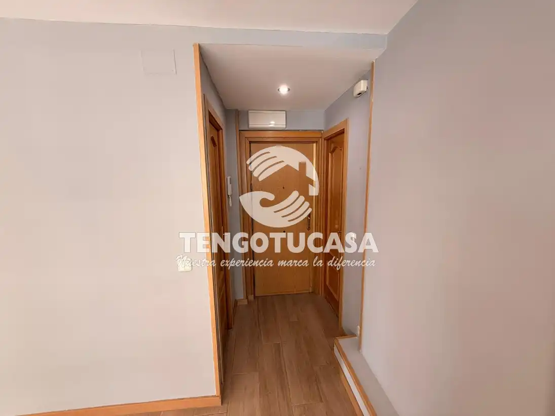 Flat for sale in Madrid  with Air Conditioner, Heating and Furnished