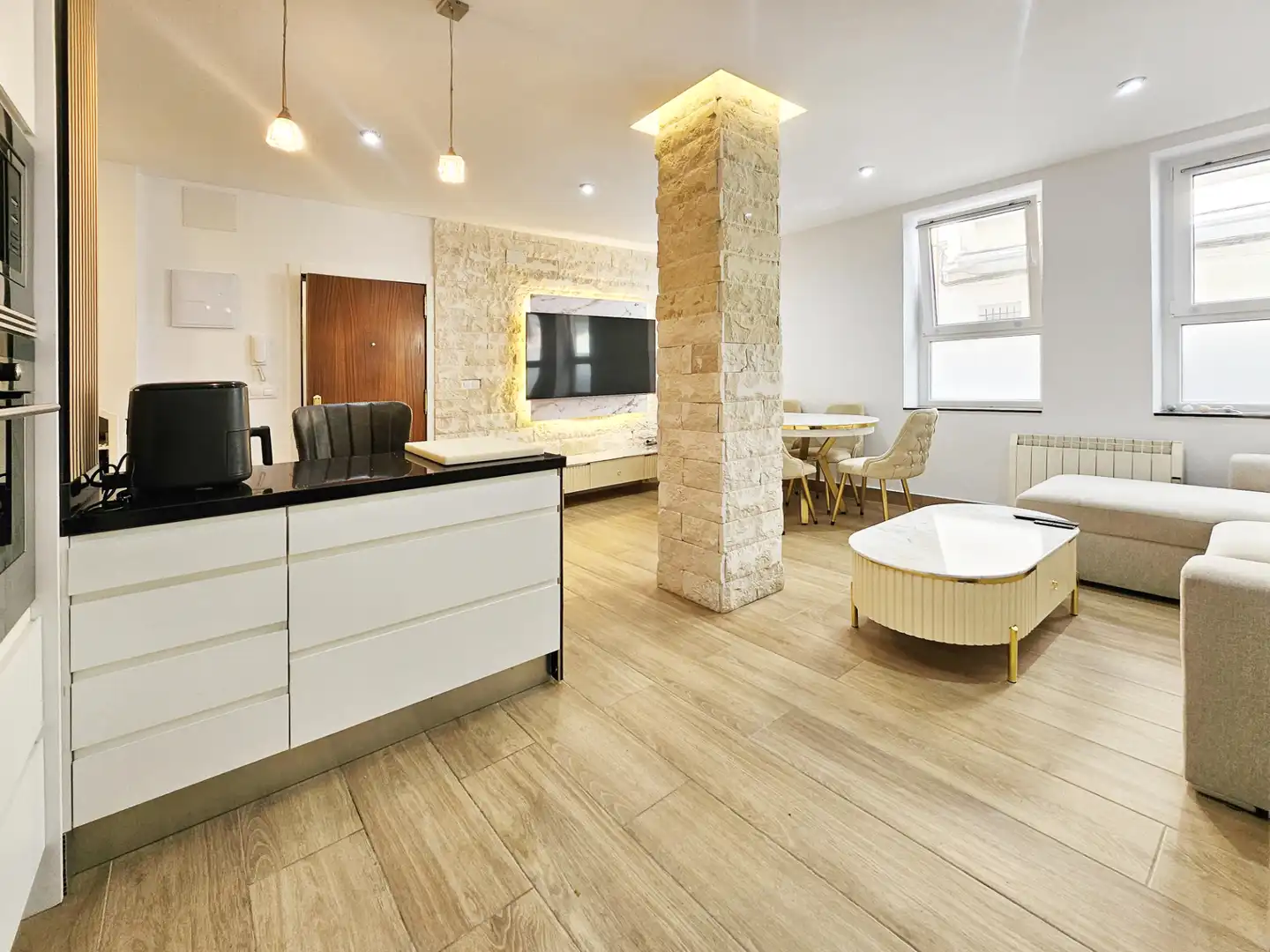Sala de estar de Planta baja en venta en A Coruña Capital  con Calefacción, Amueblado y Horno
