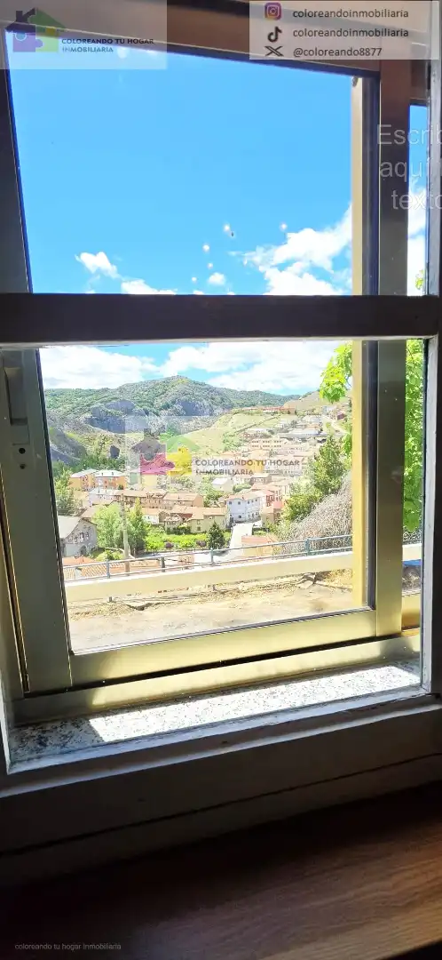 Casa o xalet en venda en La Pola de Gordón  amb Calefacció, Jardí privat i Parquet