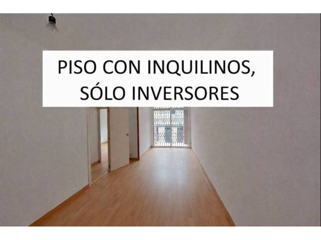 Piso en Venta en Calle Ruiz de Padrón en El Camp de l'Arpa del Clot