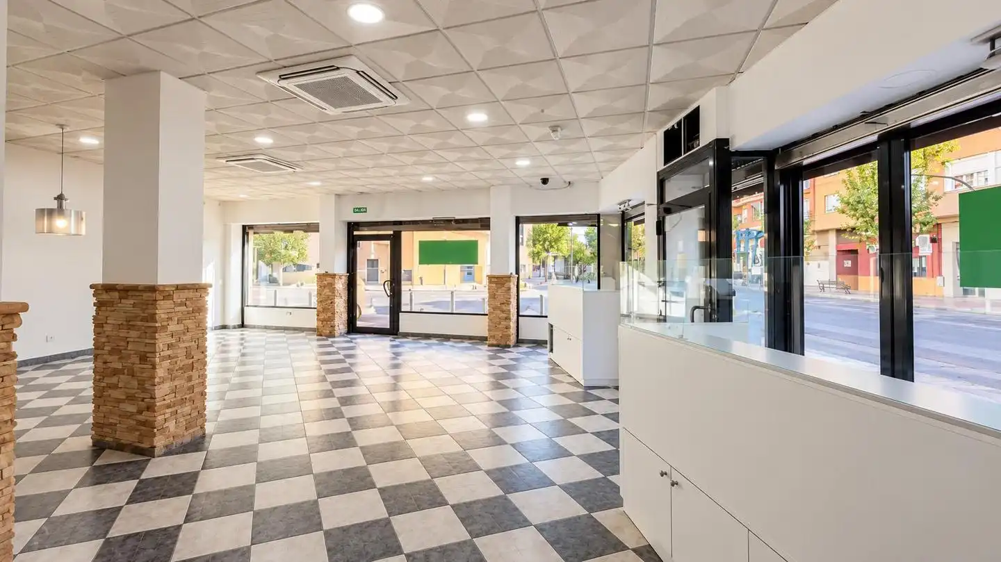 Local en venta en San Roque - Ronda Norte