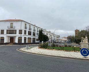 Vista exterior de Edifici en venda en Almagro