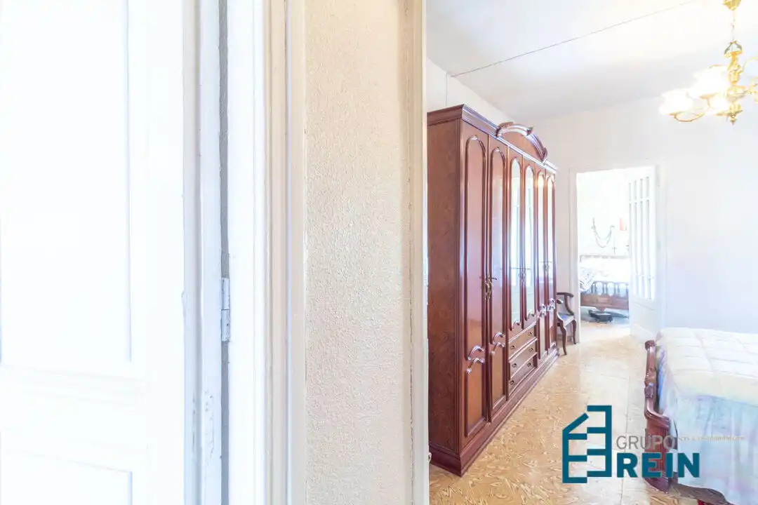 Houses for sale in Carranque  with Air Conditioner, Terrace and Furnished