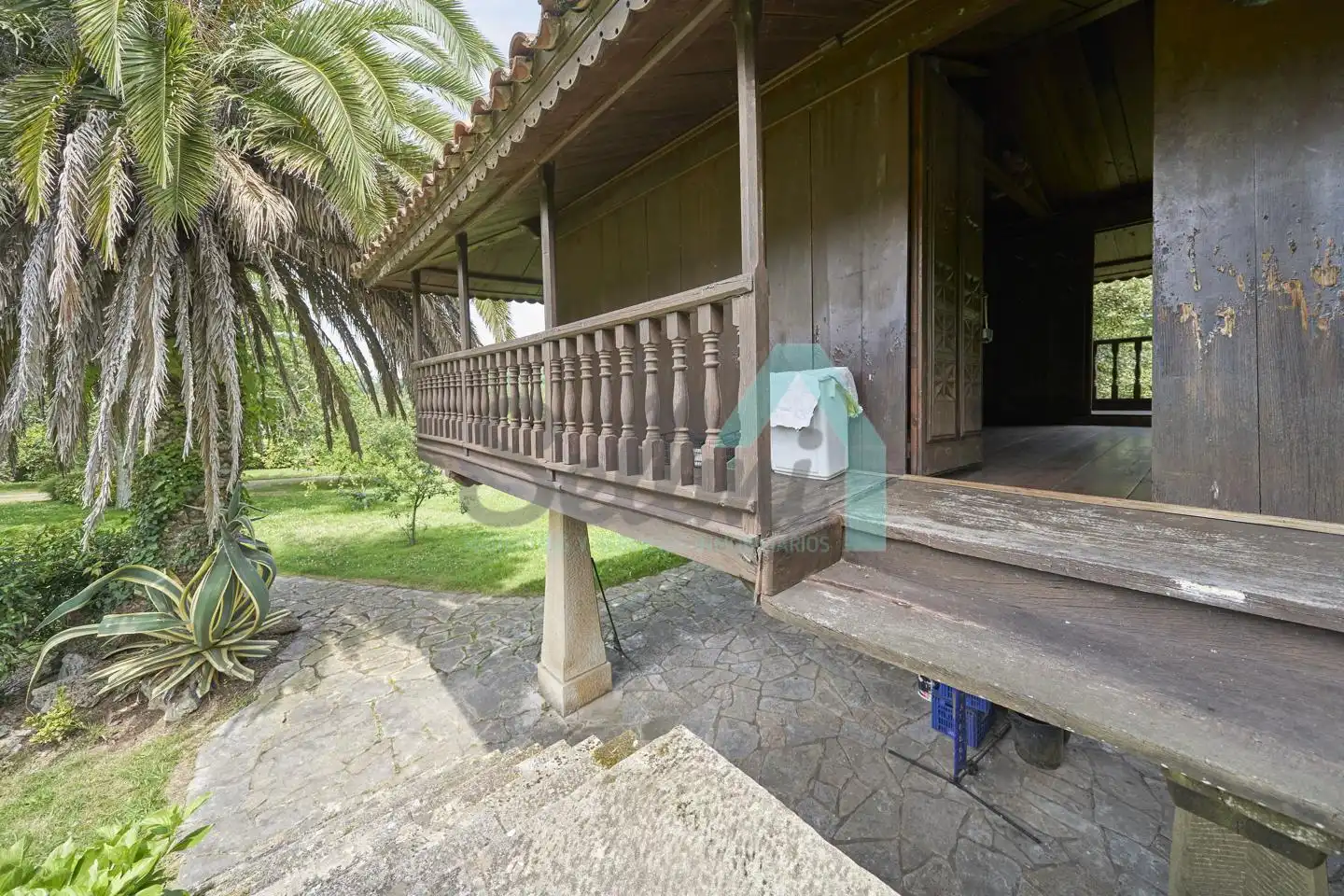 Vista exterior de Casa o xalet en venda en Gijón  amb Aire condicionat, Jardí privat i Parquet