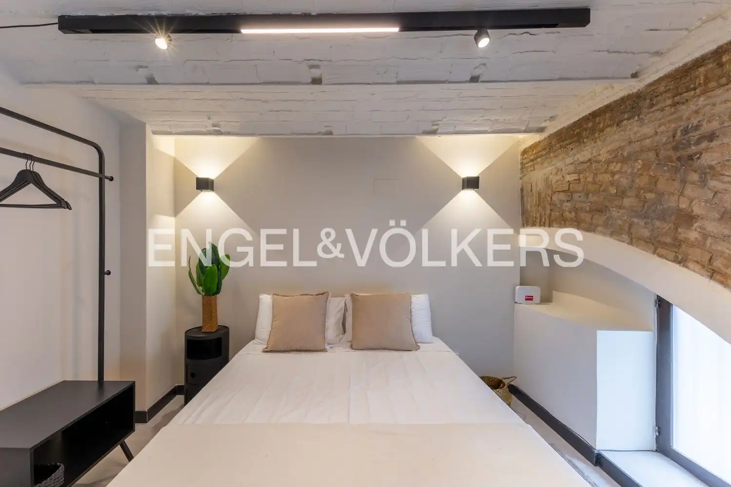 Bedroom of Flat for rent in Valencia  with Heating