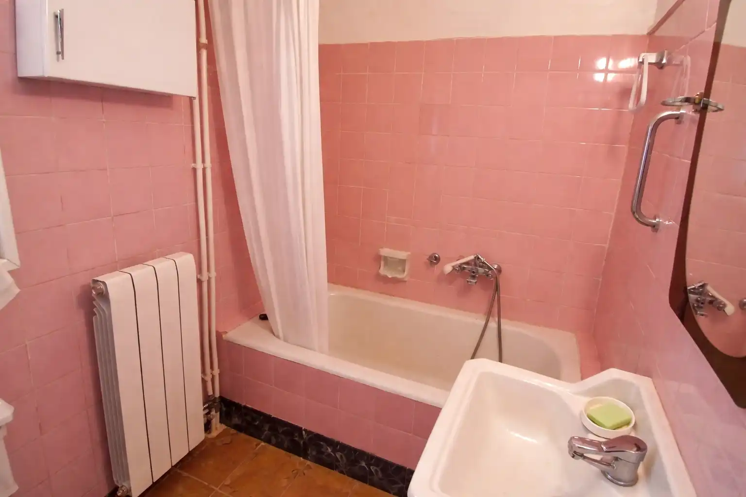 Casa adosada en venta en Calle Collado, 8, Valjunquera