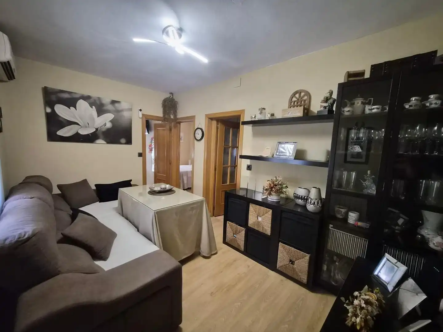 Living room of Flat for sale in Madrid  with Air Conditioner, Heating and Furnished