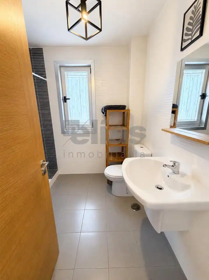 Bathroom of Attic for rent in Malpica de Bergantiños  with Heating, Terrace and Storage room