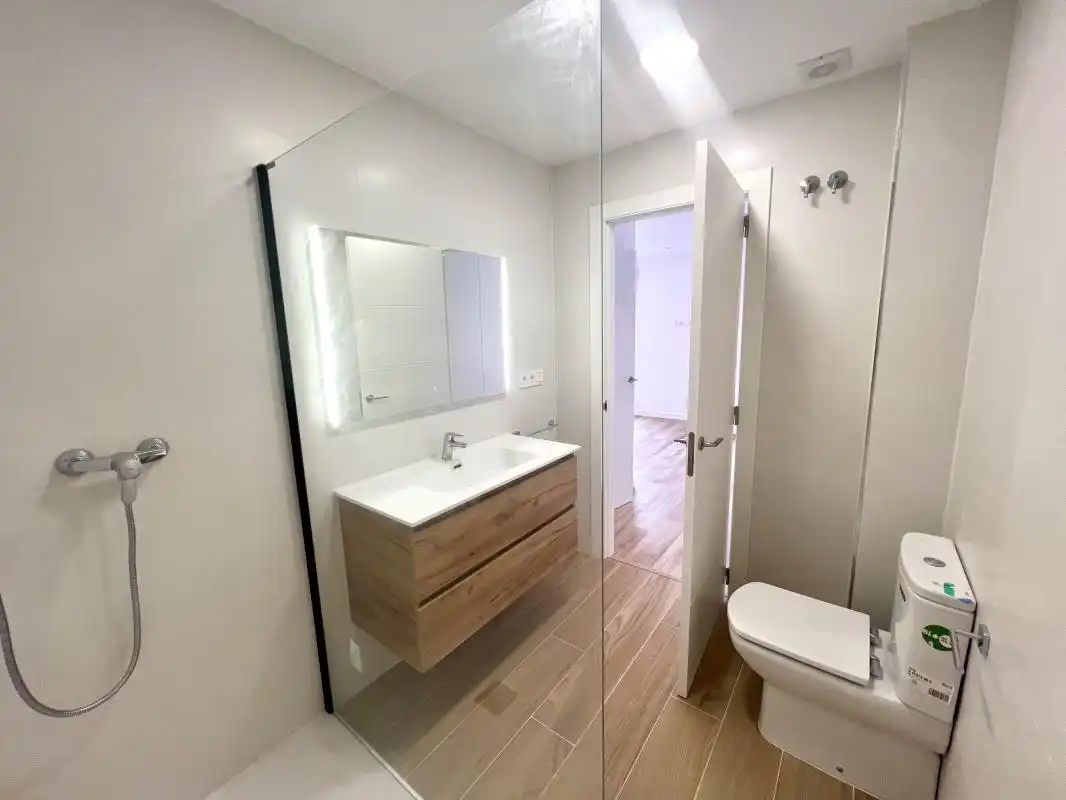 Bathroom of Detached homes for rent in L'Eliana  with Air Conditioner, Heating and Terrace