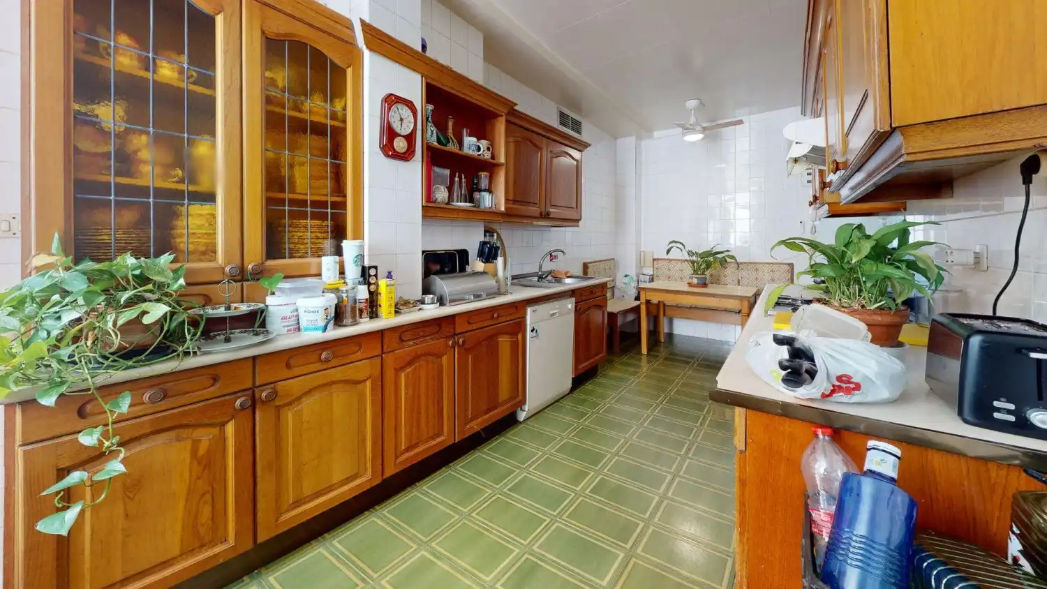 Kitchen of Flat for sale in Sevilla  with Air Conditioner, Terrace and Storage room
