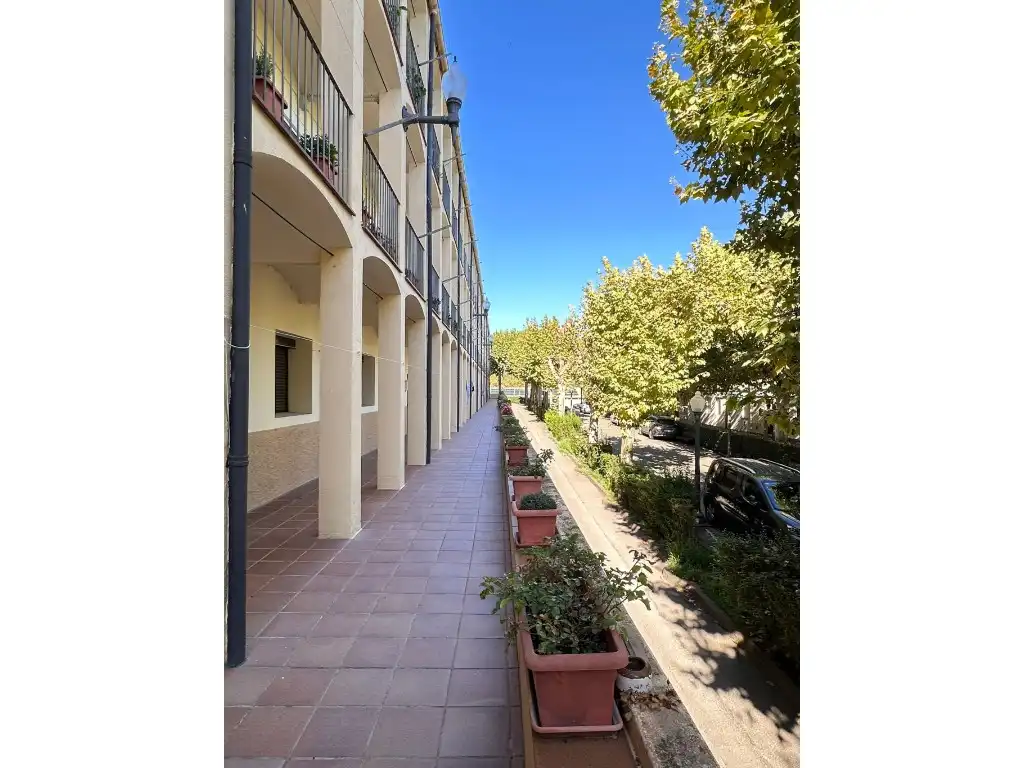 Vista exterior de Piso en venta en Gironella