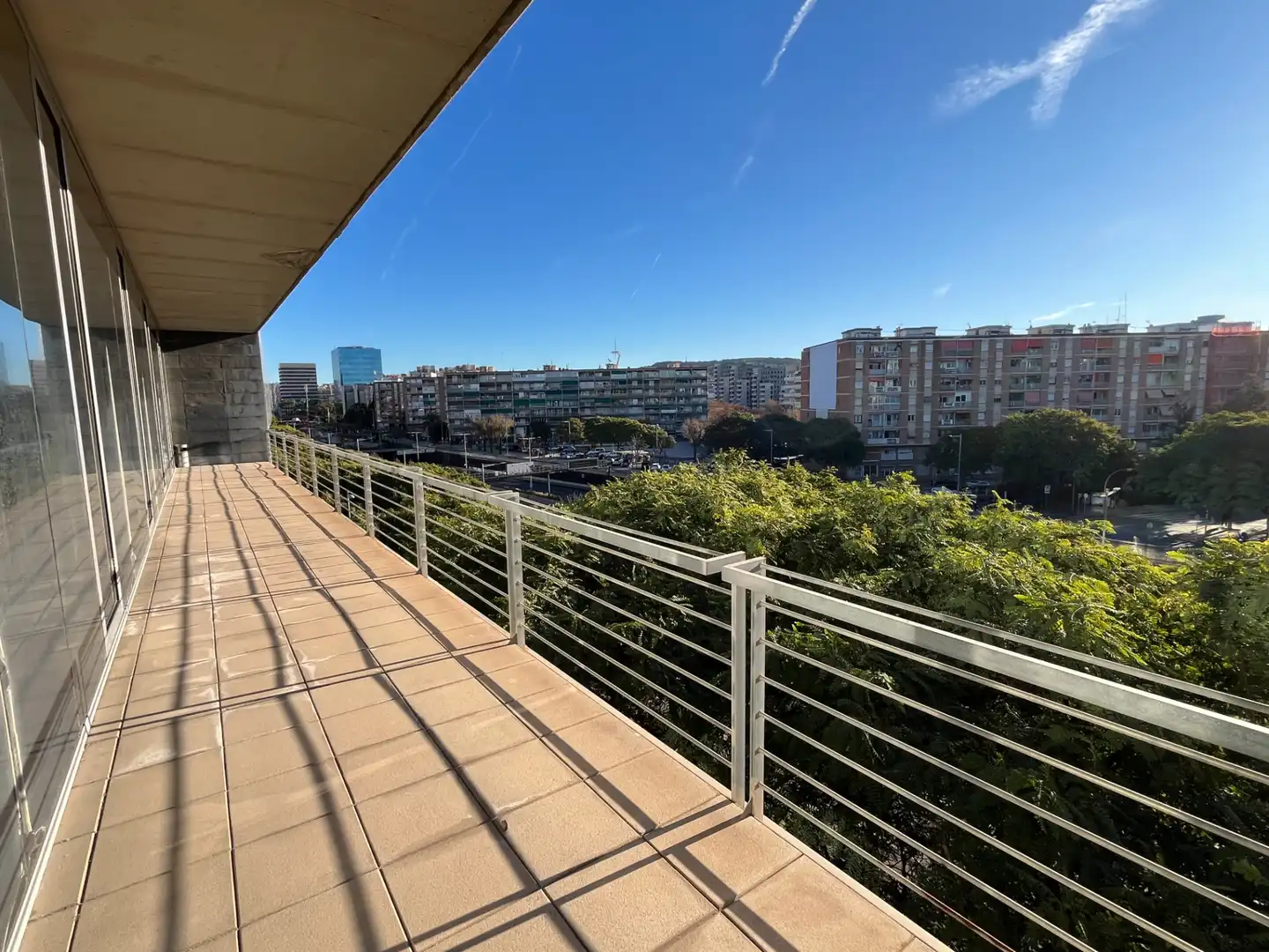 Exterior view of Office for rent in L'Hospitalet de Llobregat  with Air Conditioner, Heating and Terrace