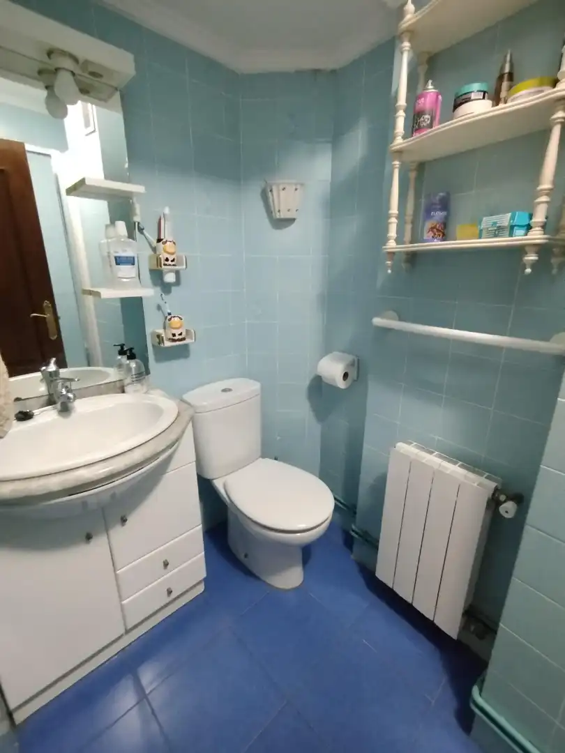 Baño de Piso en venta en Sestao  con Amueblado