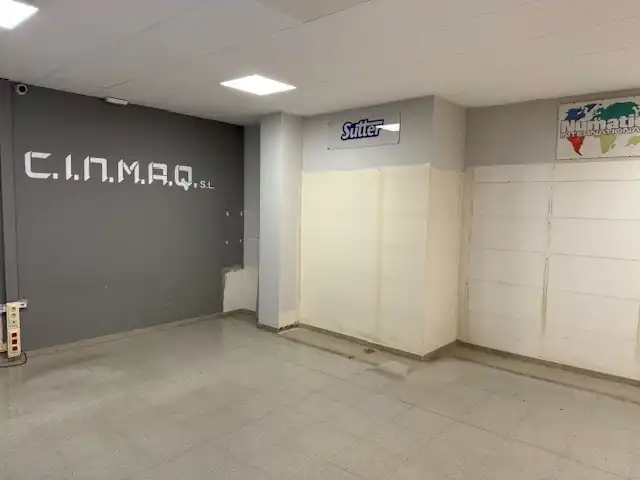 Local comercial en venda a Carrer d'Extremadura 7