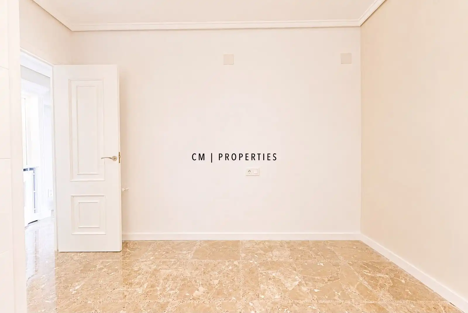 Bedroom of Flat for rent in Valencia  with Air Conditioner, Heating and Terrace