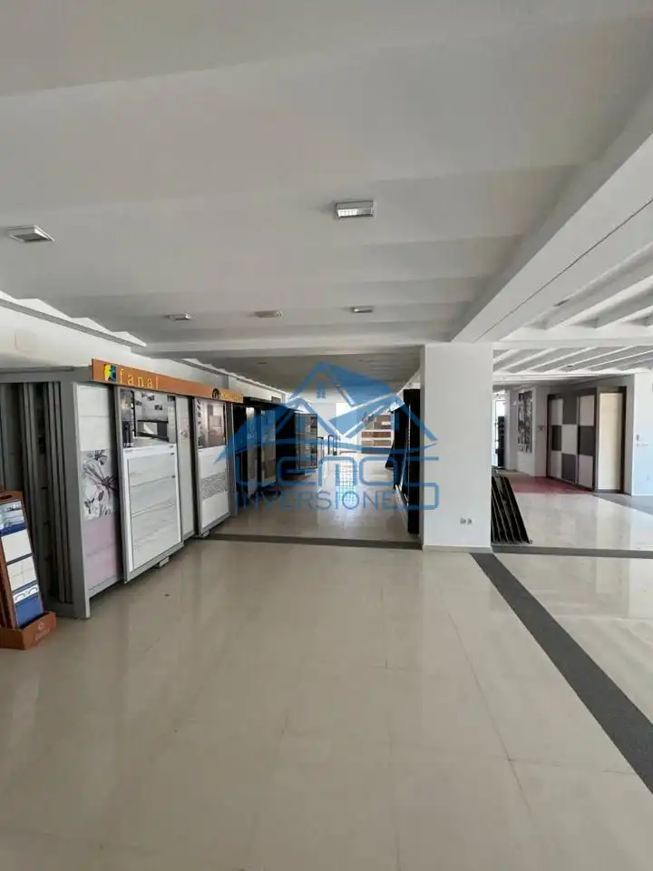 Local comercial en venda a De Fernando De Castro, imagen 2