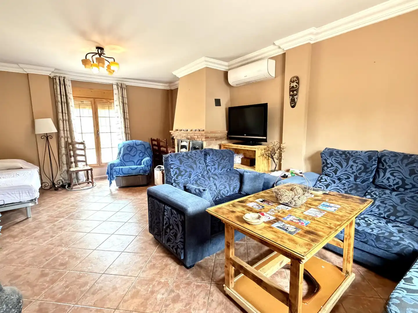 Living room of Country homes for sale in Valle de Abdalajís  with Air Conditioner, Heating and Private garden