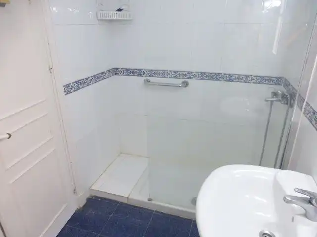 Baño de Apartamento en venta en Roquetas de Mar con Aire acondicionado y Piscina comunitaria