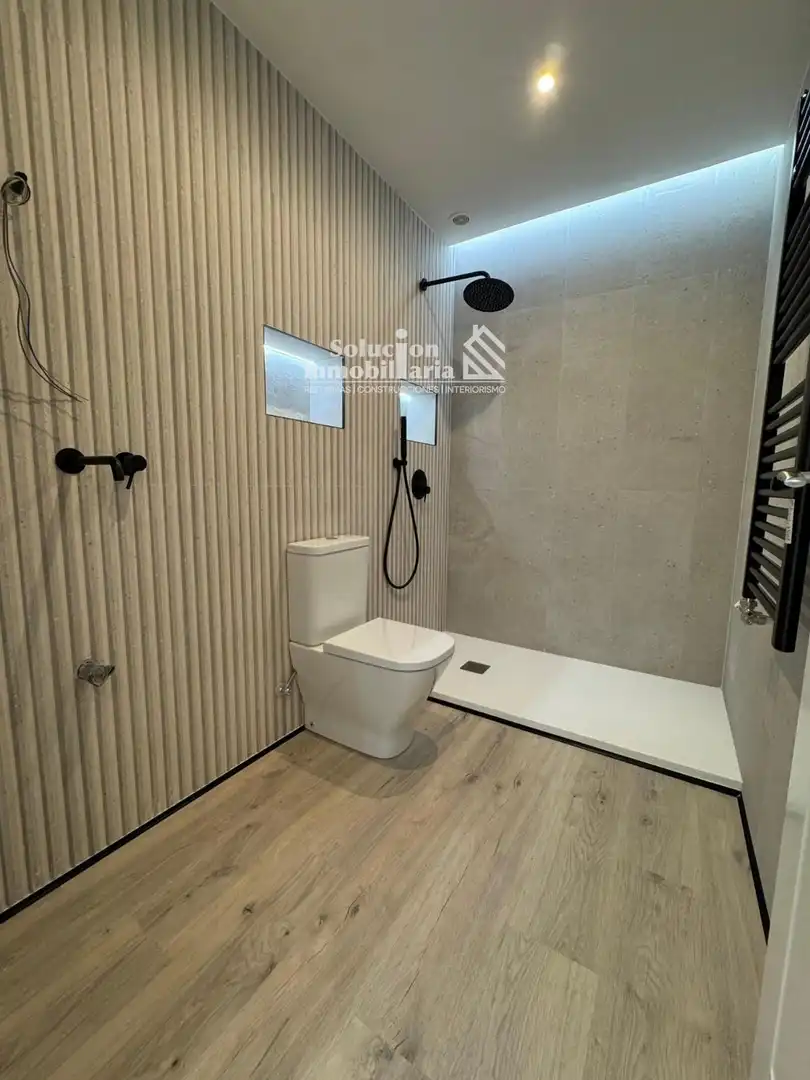 Bathroom of Flat for sale in Salamanca  with Heating, Terrace and Balcony