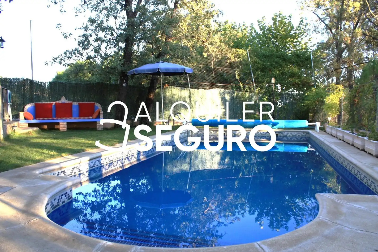 Piscina de Casa o xalet de lloguer en La Adrada  amb Calefacció, Terrassa i Piscina